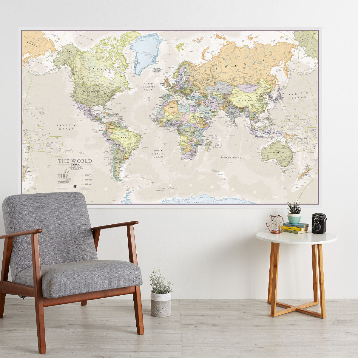 WM01192_H_LAMIN - Classic World Map