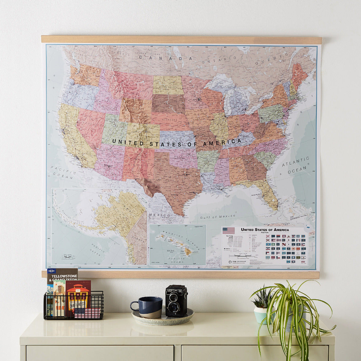 CM00702_L_LWDHB - Executive USA Wall Map