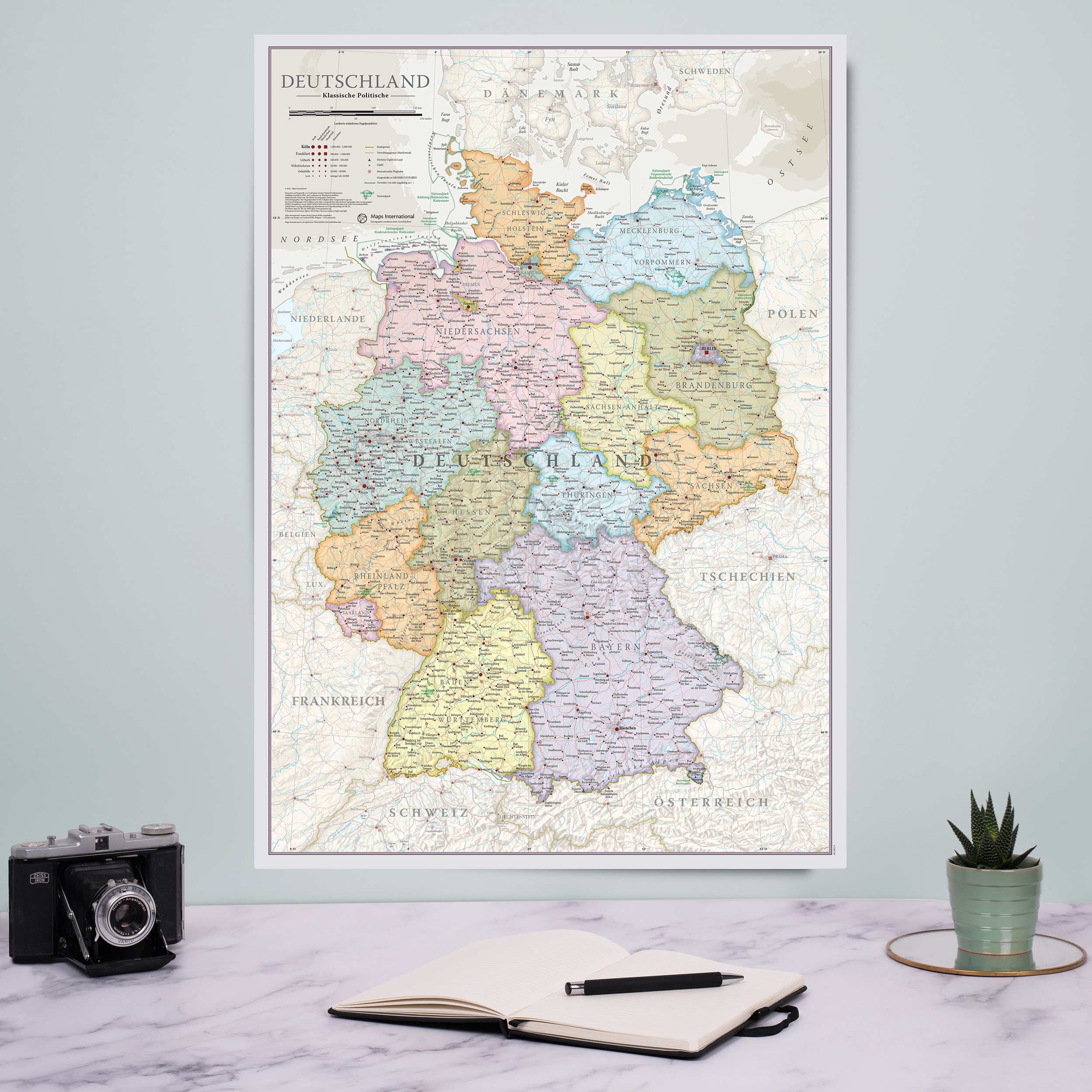 CM01743_M_LAMIN - Germany Classic Wall Map