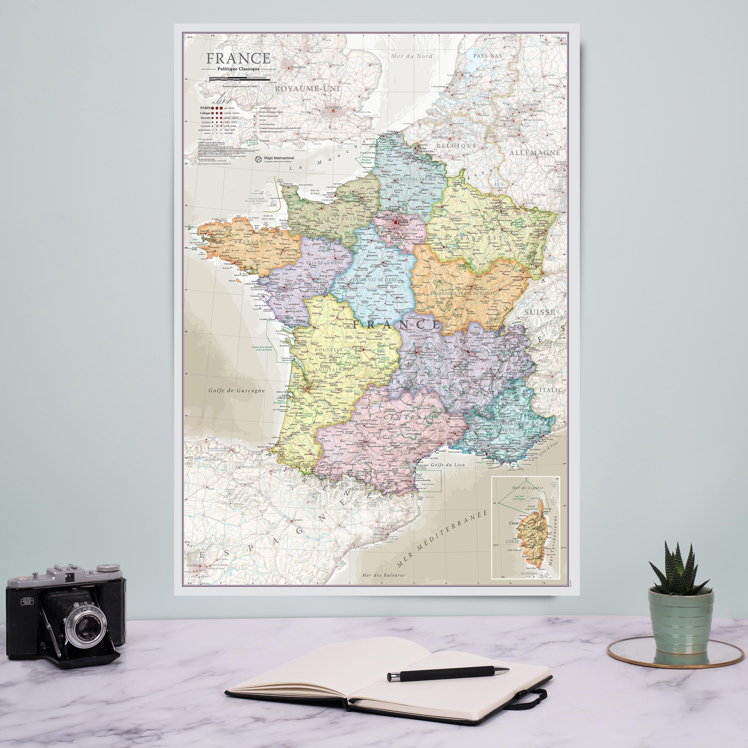 CM01744_M_PAPER - France Classic Wall Map