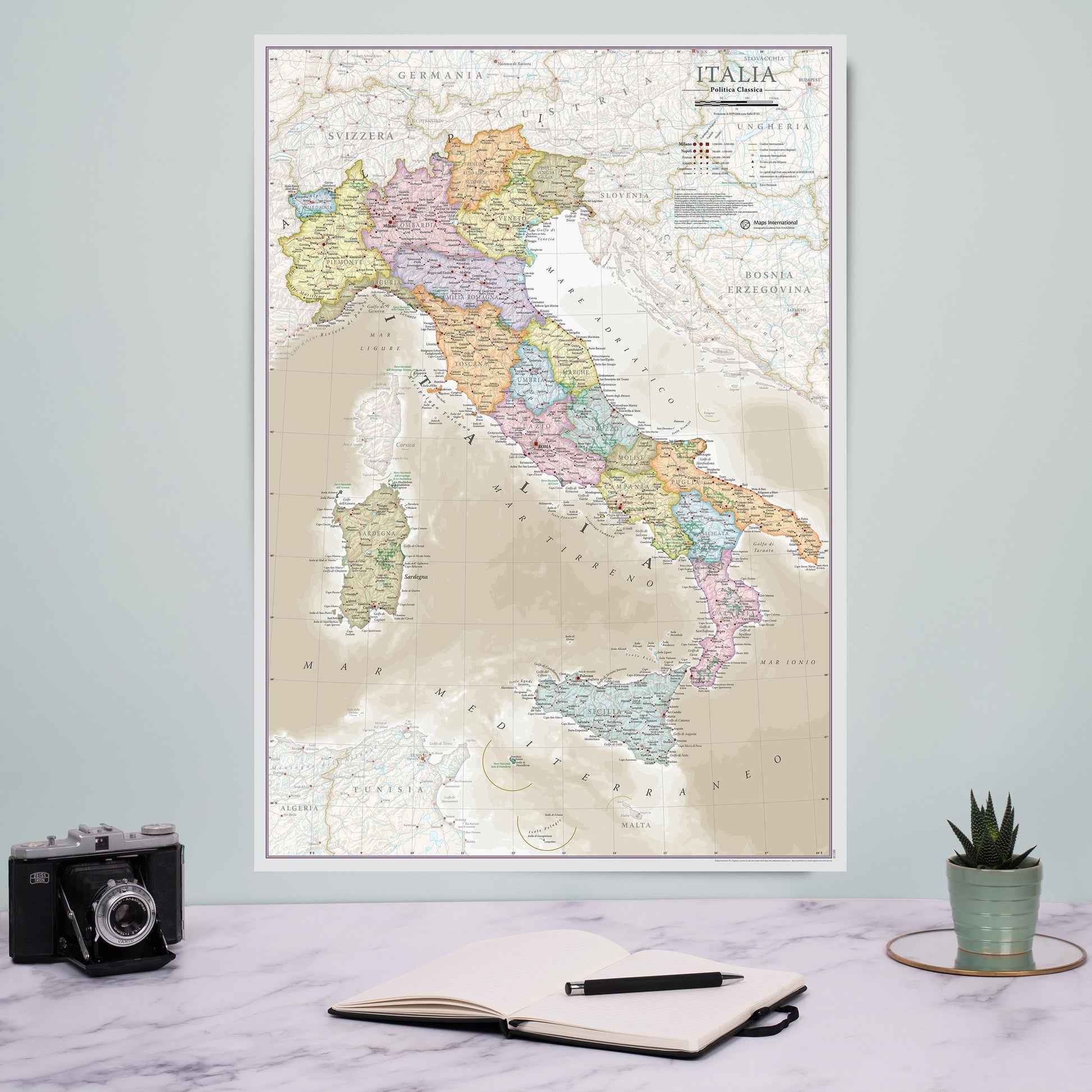 CM01746_S_PAPER - Italy Classic Wall Map