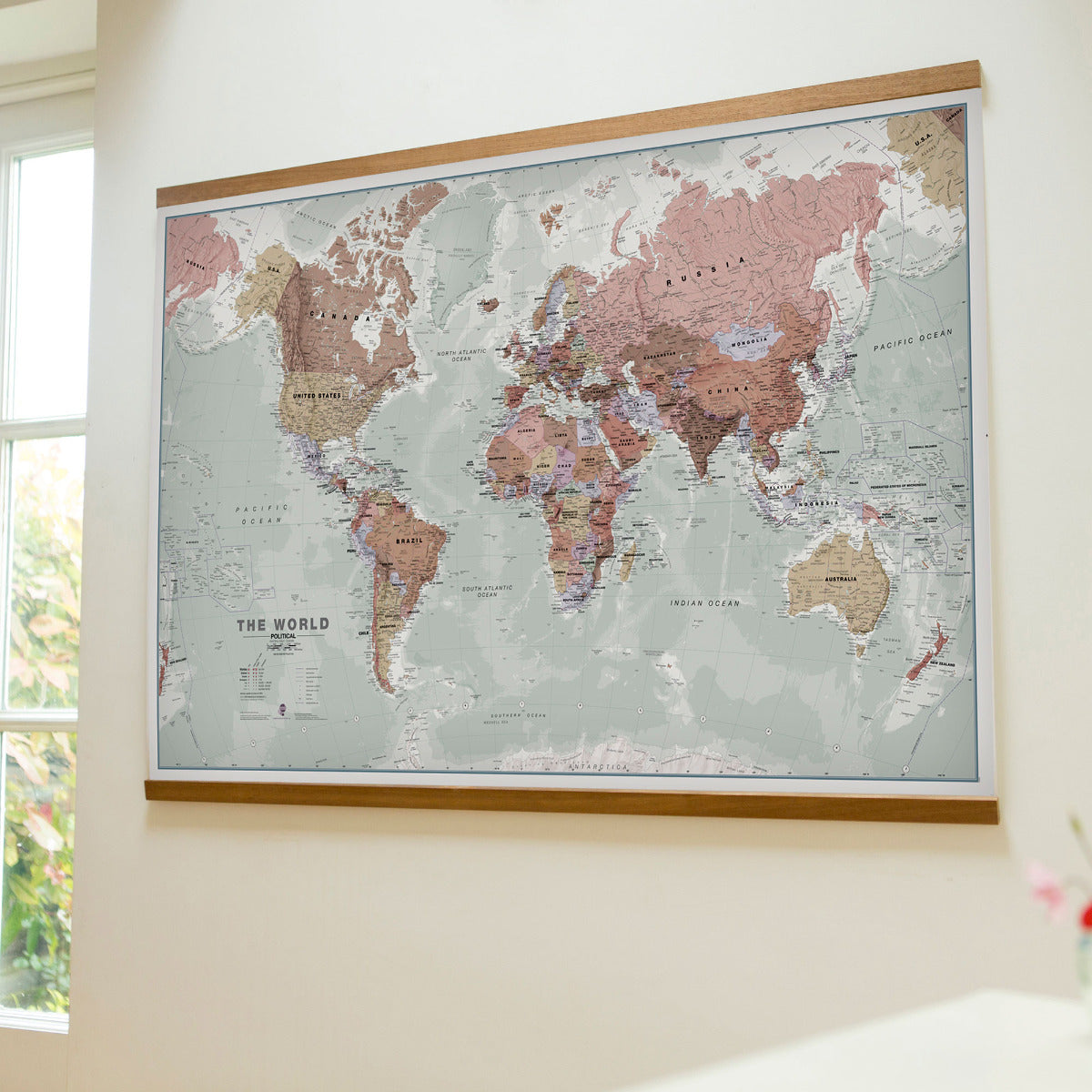 WM00671_L_LWDHB - Executive World Wall Map Political