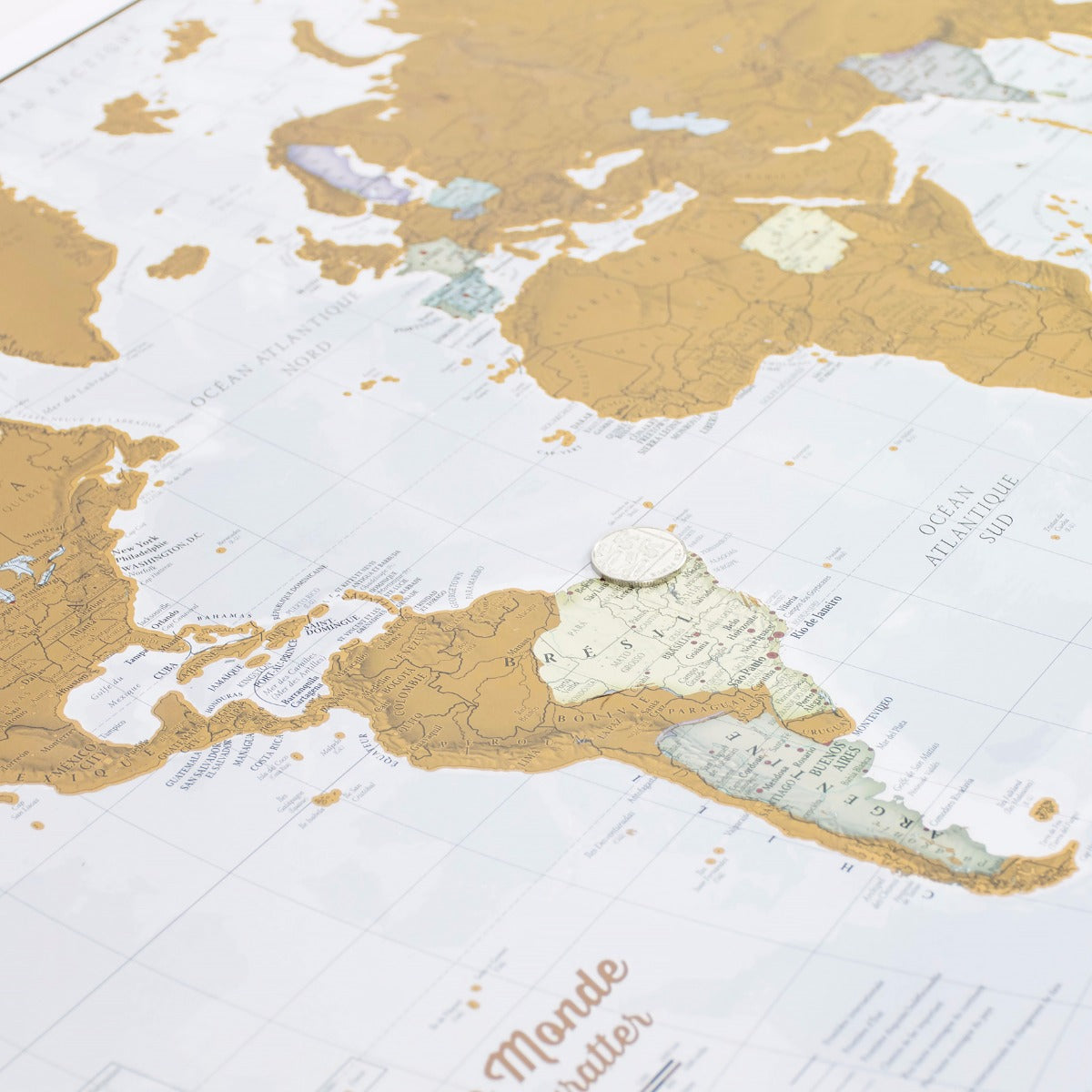 /s/c/scratch-world-map-french-text-pinboard-wood-frame-black-wm01389_m_bwbla_1.jpg