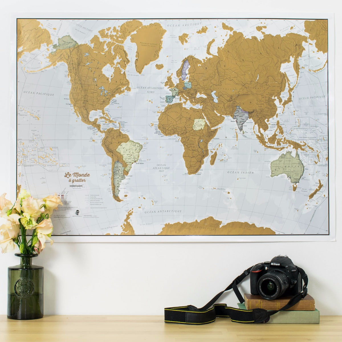 WM01389_M_BWBLA - Scratch the World® - French Language
