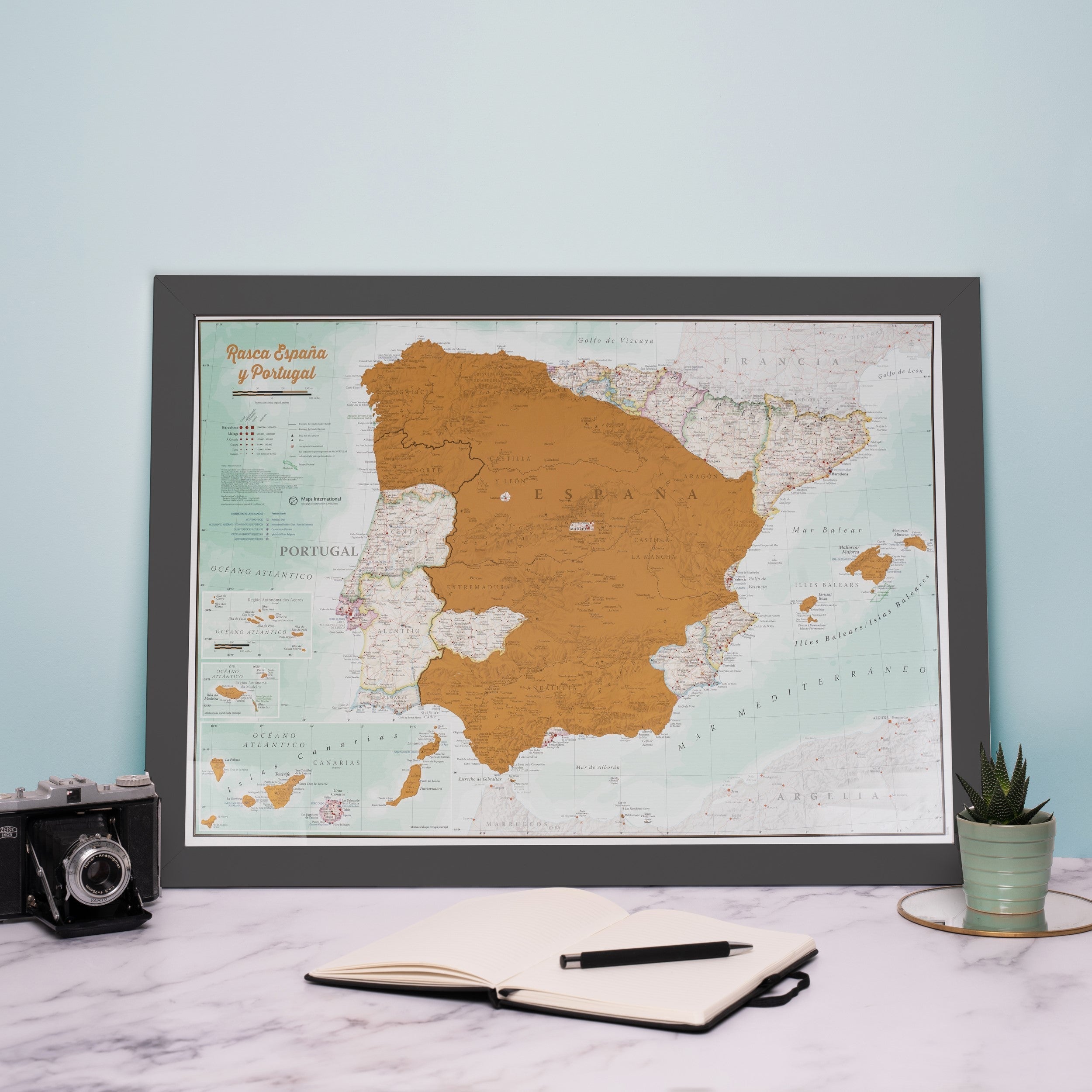 CM01729_S_BWBLA - Scratch Spain and Portugal Print