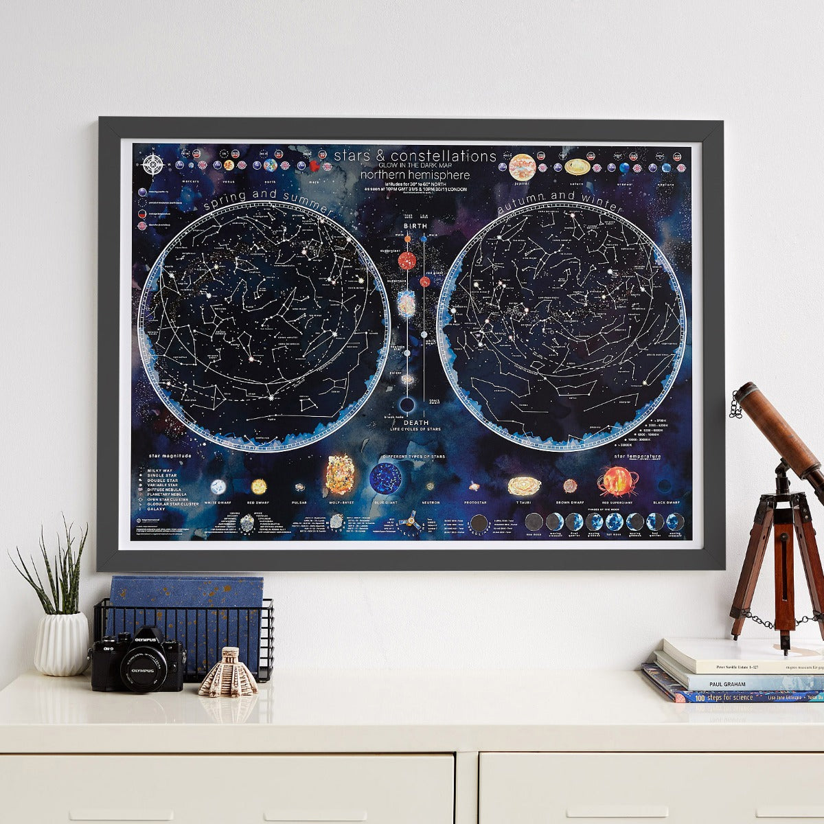 WM01680_M_BWBLA - Stars and Constellations Glow Map