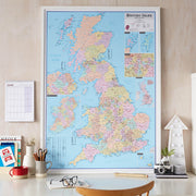 UK00263_L_WDWHI - British Isles Administrative Map