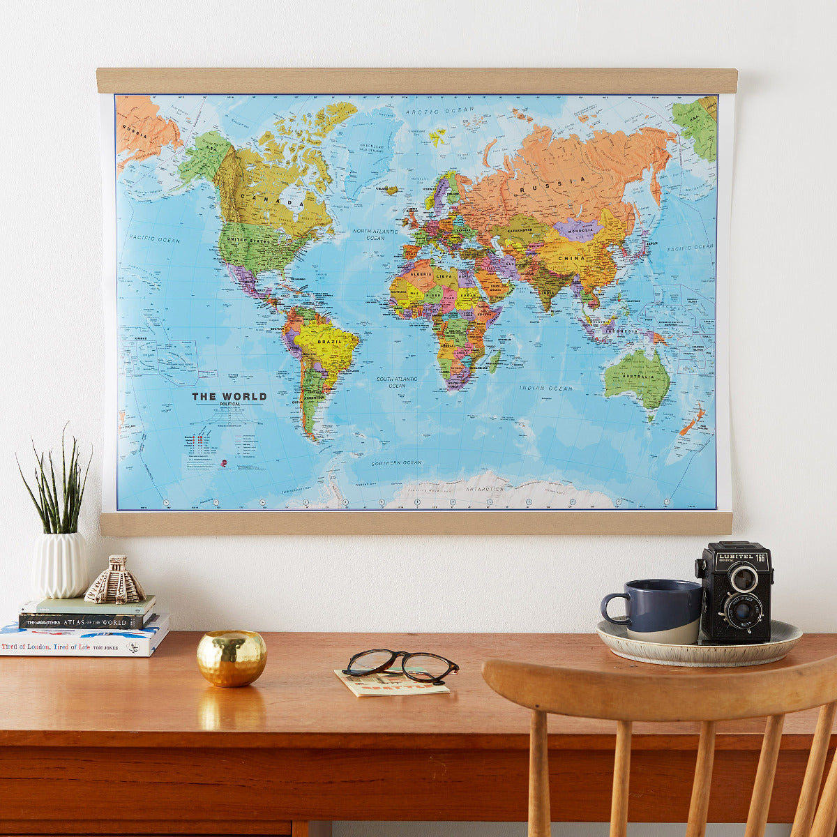 WM00001_L_CWDHB - World Political Map