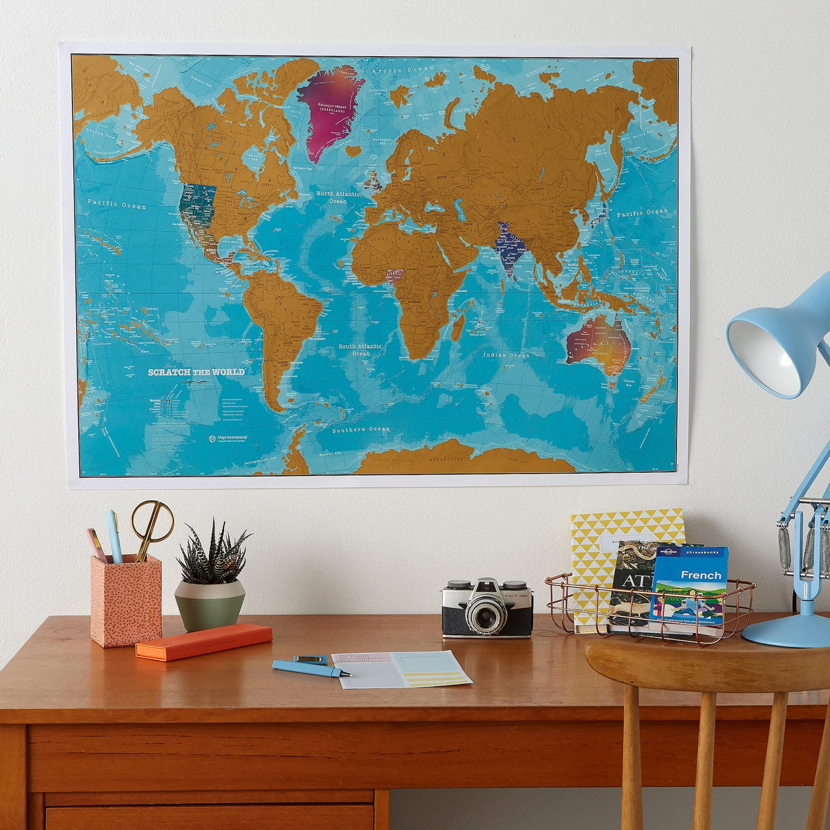 WM01667_M_SILKP Scratch World® Watercolour Edition Map