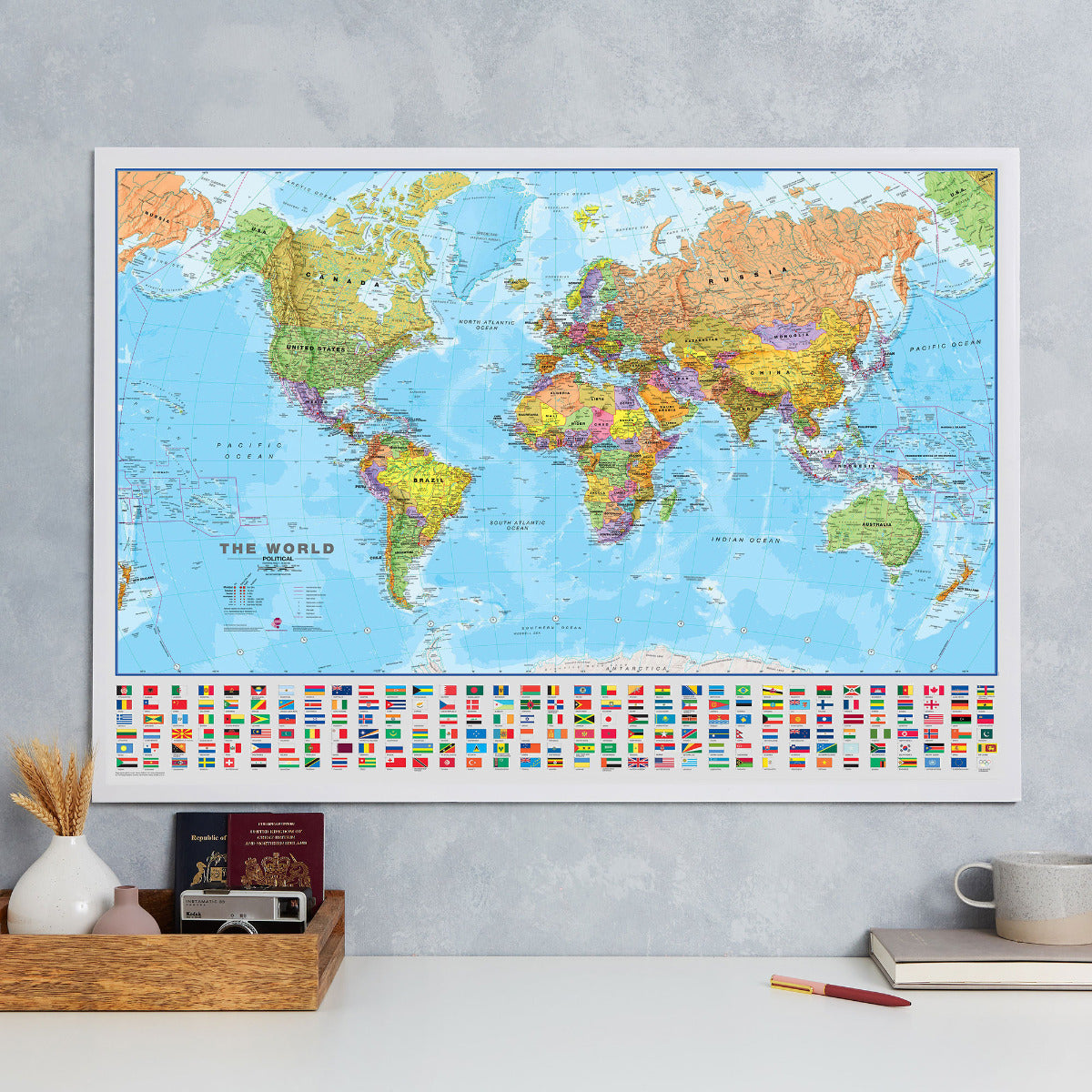 WM00002_M_LAMIN - Political World Map with country flags